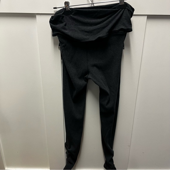 Lululemon grey leggings size 6 - Picture 4 of 5